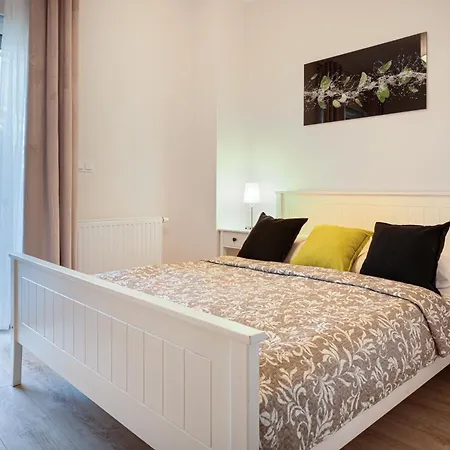 La Z Salonem, Sypialnią, Parkingiem, Blisko Centrum Kudowa-Zdrój