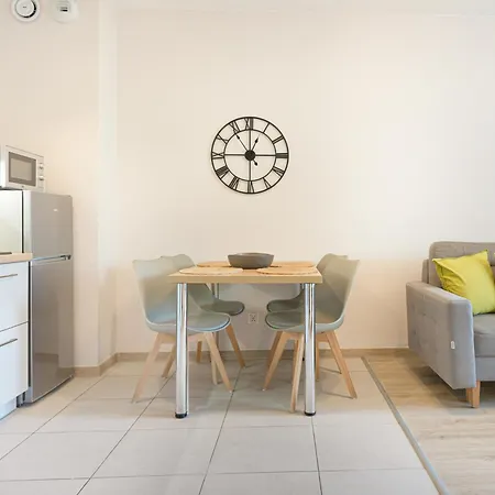 Apartament La Z Salonem, Sypialnią, Parkingiem, Blisko Centrum Kudowa-Zdrój