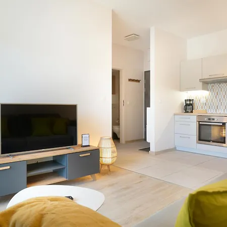 La Z Salonem, Sypialnią, Parkingiem, Blisko Centrum Apartament *