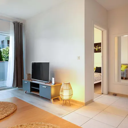 La Z Salonem, Sypialnią, Parkingiem, Blisko Centrum